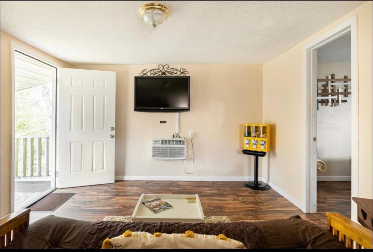 Little Piece Of The Farm Apartment Baton Rouge Bagian luar foto